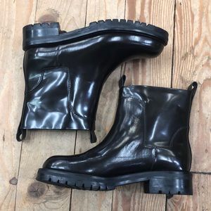 NWOT COS Leather Chelsea Boots
